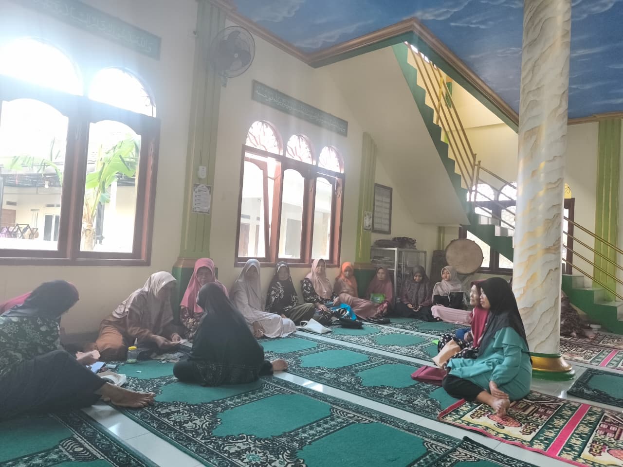 Semangat Kebersamaan Ibu-Ibu dalam Yasinan Rutin Setiap Kamis Sore